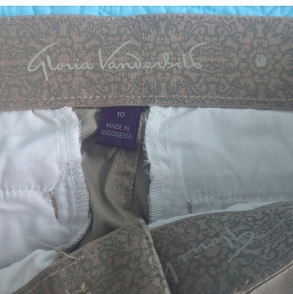 Khaki Women's Summer Shorts Tan Size 10 Gloria Vanderbilt - Picture 4 of 7